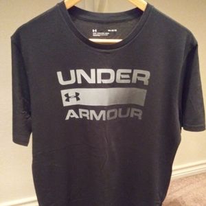 UNDER ARMOUR ATHLETIC T-SHIRT